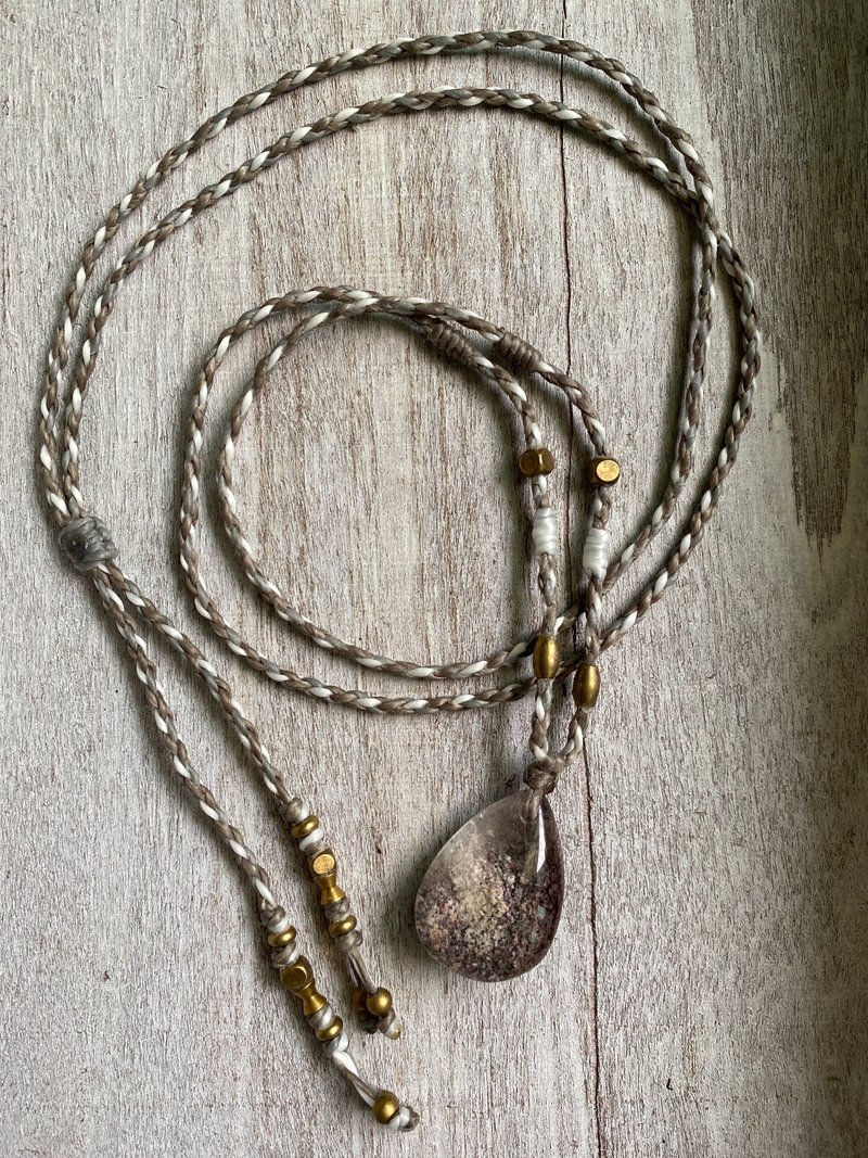 幽靈水晶 水滴編織項鍊 蠶絲拉線與黃銅 - 項鍊 - 水晶 多色