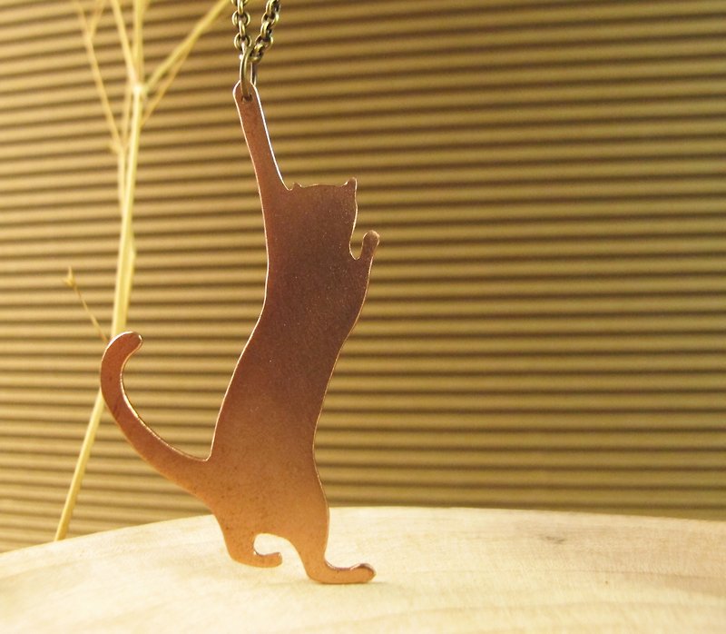 [There is also a cat companion - necklace]