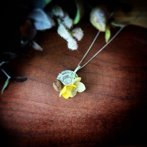 Din’s Garden 咖啡杯配真花吊墮