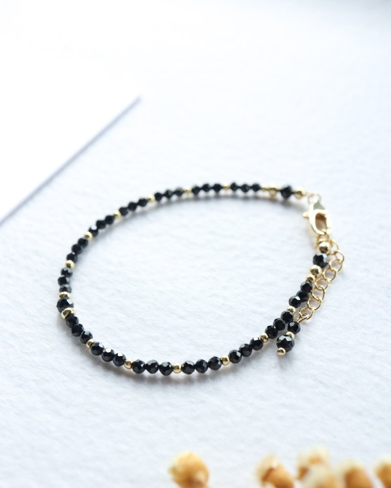 Dainty Black Spinel Bracelet 18K Gold Filled Minimalist Stacking Jewelry - สร้อยข้อมือ - คริสตัล 