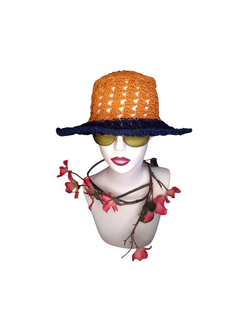 Hand-crocheted straw hat - หมวก - วัสดุอื่นๆ หลากหลายสี