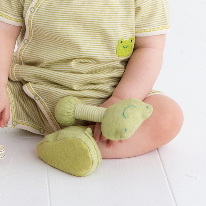 Y-1358 100% Organic Cotton Stick-type rattle Frog Made in Japan - เครื่องประดับ - ผ้าฝ้าย/ผ้าลินิน สีเขียว