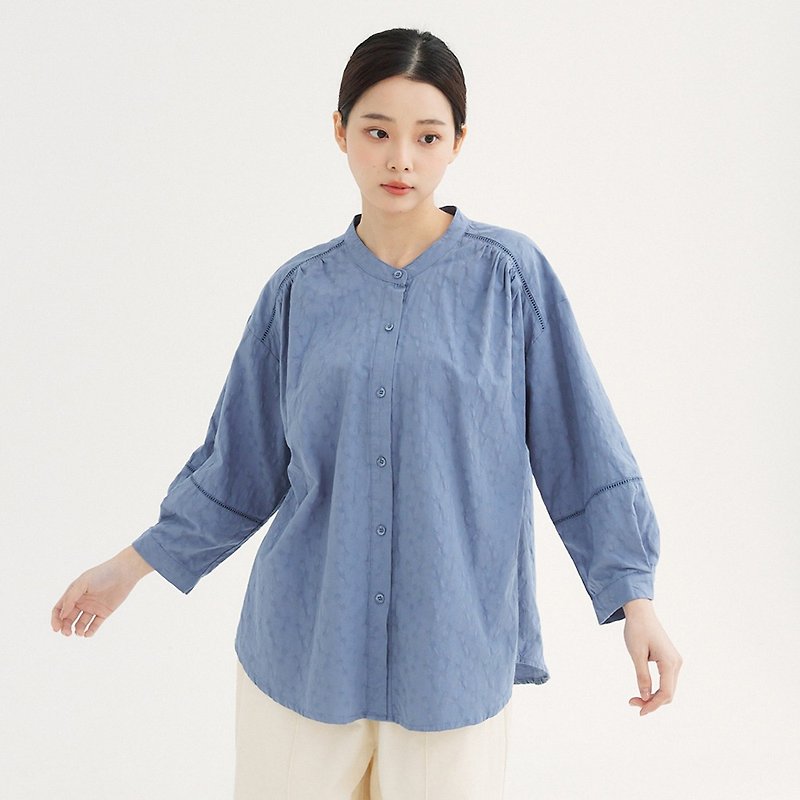 【Simply Yours】Dotted jacquard puff sleeve shirt blue F - Women's Tops - Cotton & Hemp Blue