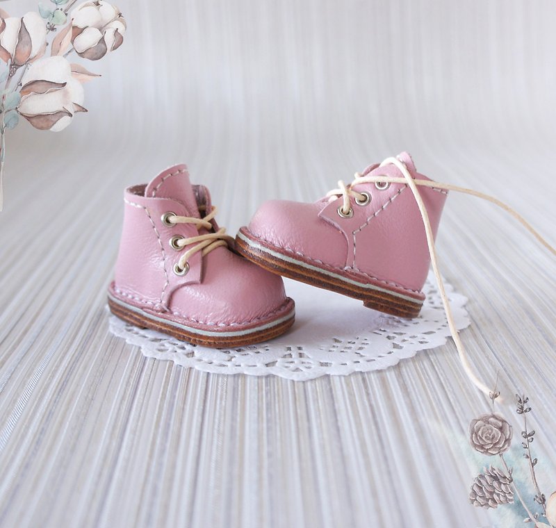 Pink lace up boots for Paola, Leather short shoes for doll, Outfit Paola Reina - 玩偶/公仔 - 真皮 粉紅色