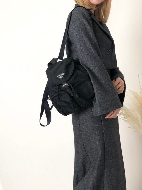 日本直送 名牌中古包 】PRADA プラダ トライアングルロゴ ナイロン