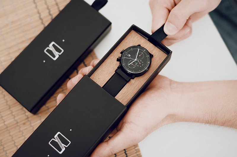 Minimal Watches : MONOCHROME CLASSIC - Limited edition/Leather (Black) - Men's & Unisex Watches - Stainless Steel Black