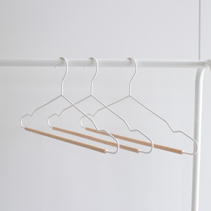 Matte iron beech wood round rod clothes hanger-white (set of ten)/clothing hook storage - ตะขอที่แขวน - โลหะ ขาว