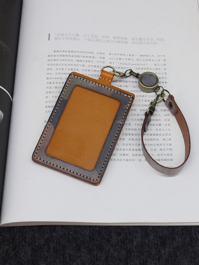 客制化禮物 真皮 迷彩卡套 伸縮繩證件套 - 證件套/識別證套 - 真皮 