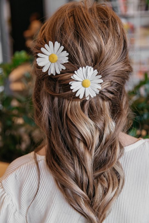 Daisy hair clips, white felt daisies, individual clip or pigtail set, baby  and toddler hair accessories