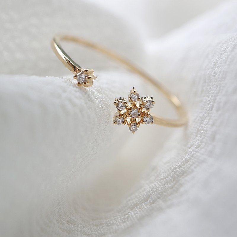 Open flower diamond line ring - แหวนทั่วไป - เพชร 
