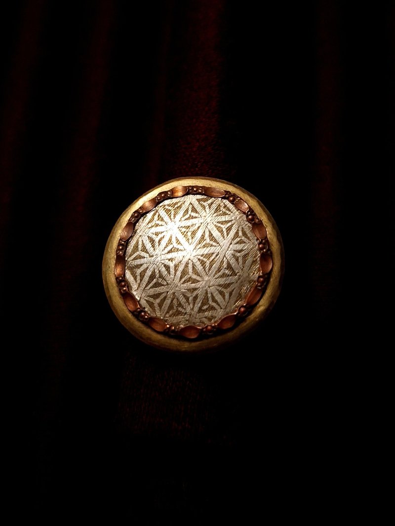日式傳統象嵌黃銅胸針/絲巾扣 - 胸針 - 其他金屬 金色