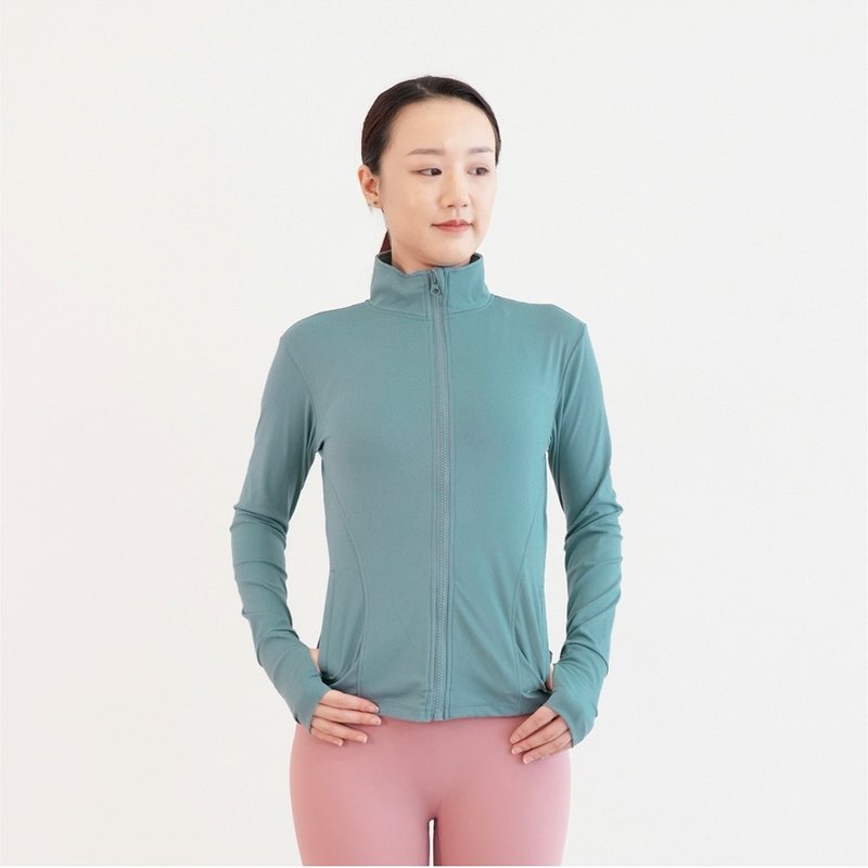 【Mukasa】DURABLE 修身短版立領外套 - 千草 - MUK-23046 - 瑜珈服/瑜珈褲 - 其他材質 綠色