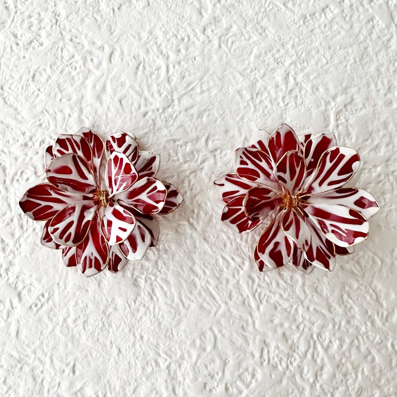 Flower-inspired wire accessories - Earrings & Clip-ons - Other Metals 