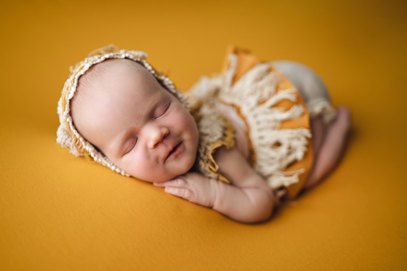 Adorable Baby Girl Bodysuit in Beige & Mustard with Lace for Newborn Photo - เครื่องประดับ - กระดาษ ขาว