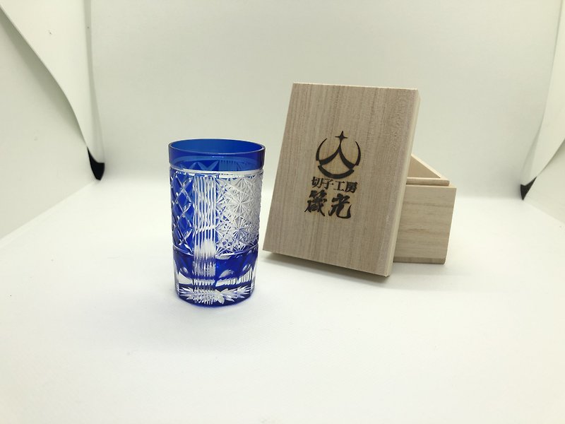 Yarai and chrysanthemum connecting shot glass - Cups - Glass Blue