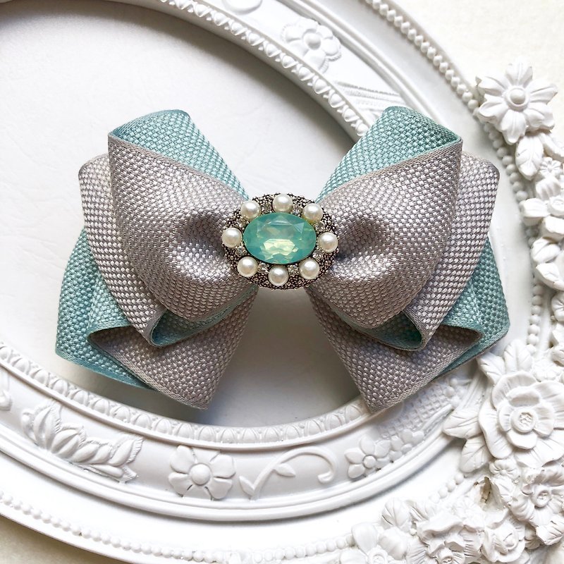 Elegant lady spring clip / soft gray + tea green - Hair Accessories - Other Materials Green