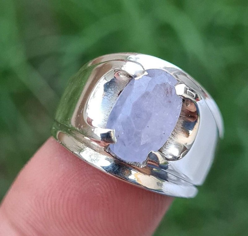 Sky Blue Mens Sapphire ring - Oval cut Ceylon Sri Lanka Man Sapphire stone ring - 戒指 - 寶石 藍色