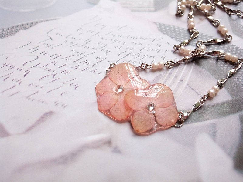 Real Flower Necklace, Hydrangea Necklace, Flower Jewelry. Botanical Necklace - Necklaces - Resin Pink