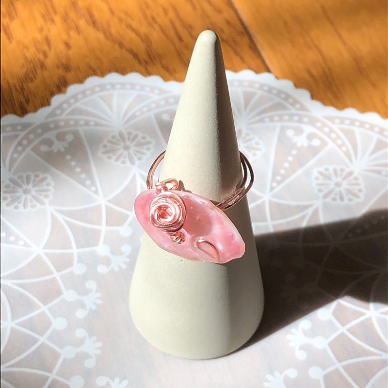 桜貝のワイヤーリング - 戒指 - 貝殼 粉紅色