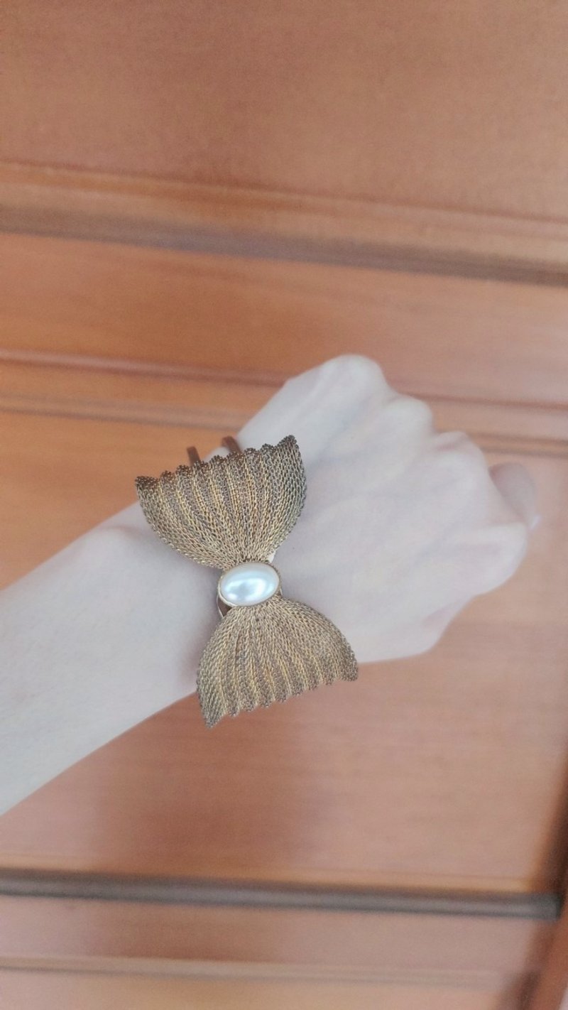 金色仿珠復古手環英國古董店買入聖誕禮盒 - 手鍊/手環 - 貴金屬 金色