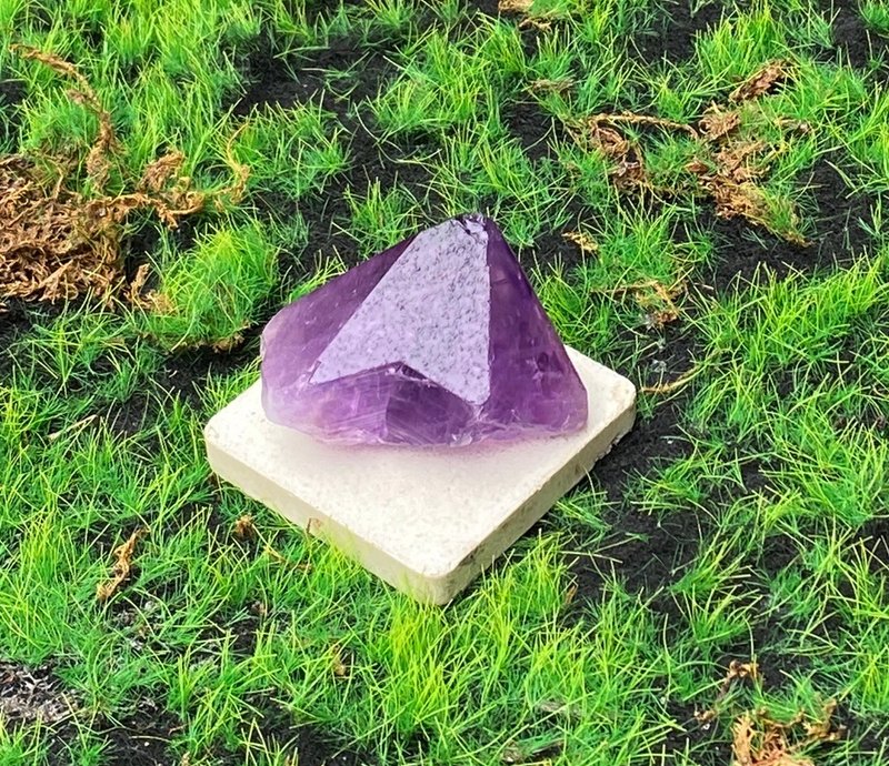 能量擺飾-天然帶彩紫晶骨幹 紫水晶 招財 智慧 開運 快速出貨 - 擺飾/家飾品 - 水晶 紫色