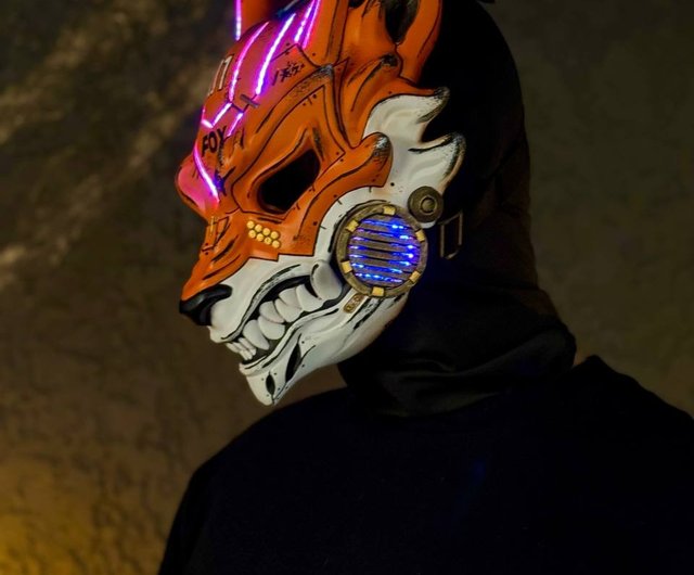 サイバーパンク狐面 スマートライト付き 未来的な狐マスク 終末風の狼