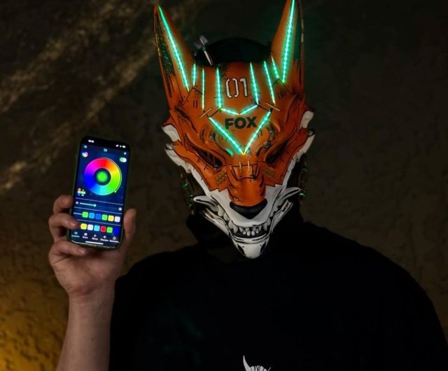 サイバーパンク狐面 スマートライト付き 未来的な狐マスク 終末風の狼