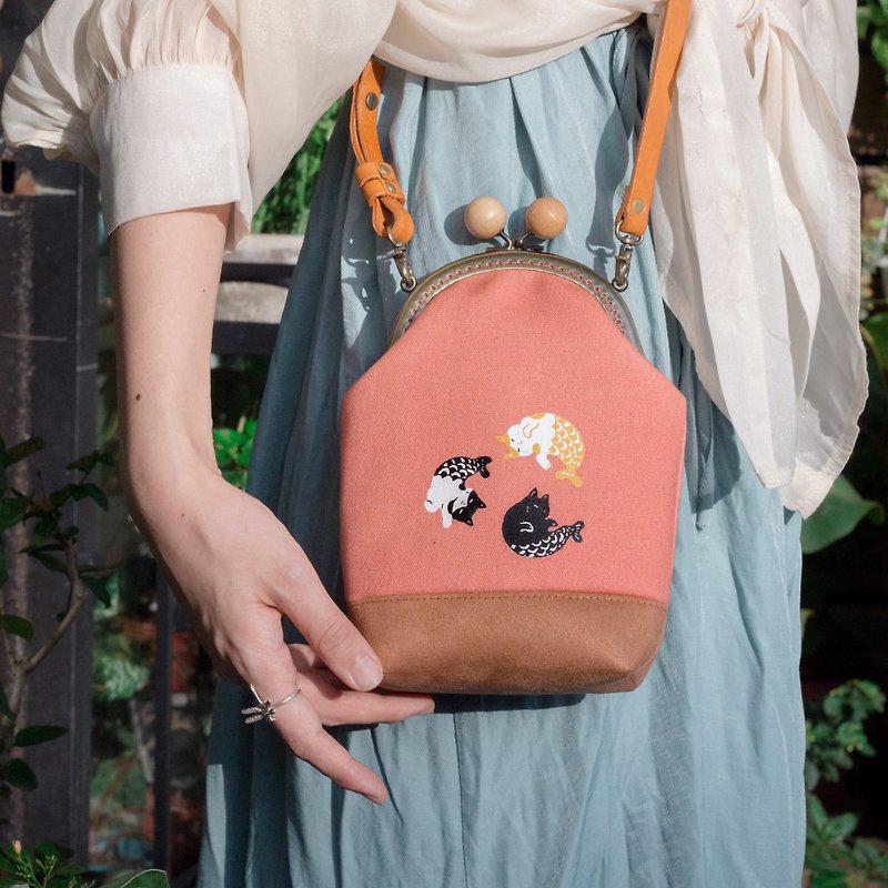 [Valentine's Day Gift Box] Sleeping Cat Yukou Gold Bag/Side Bag/Mobile Phone Bag (Grapefruit Orange)_Hand-printed - กระเป๋าแมสเซนเจอร์ - วัสดุอื่นๆ สีส้ม