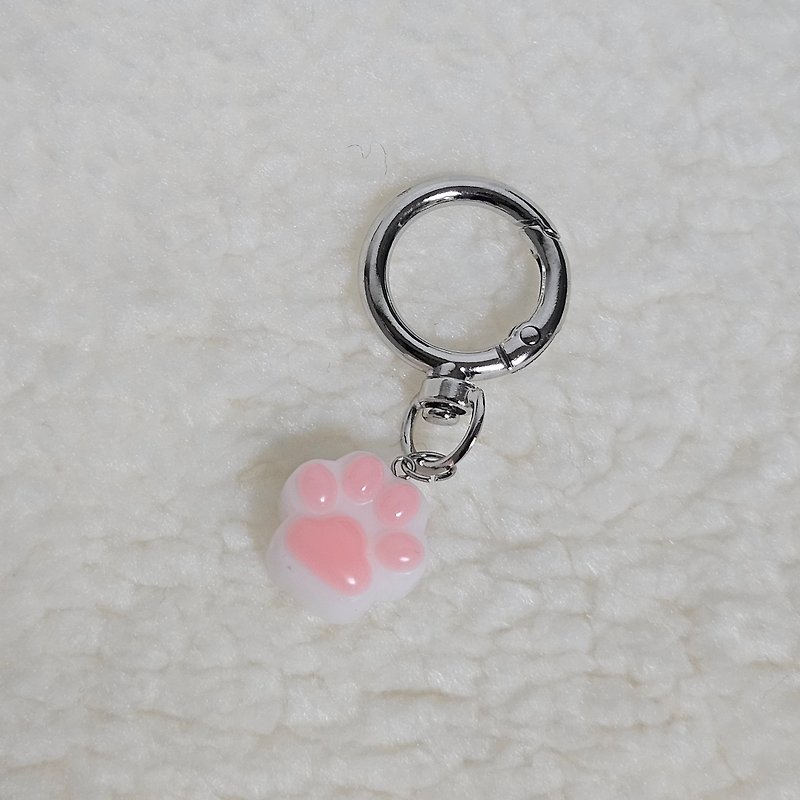 A key ring shaped like a cat's sole - Phone Accessories - Other Materials Pink