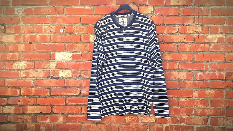 AMIN'S SHINY WORLD Featured Washed Navy Blue and White Striped Henry Collar Long Sleeve Top - เสื้อยืดผู้ชาย - ผ้าฝ้าย/ผ้าลินิน สีน้ำเงิน