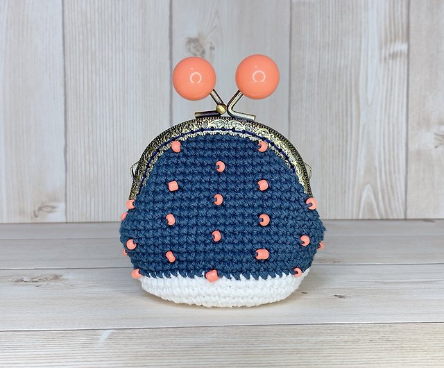 Blue and white crochet kiss and lock coin purse with orange glass beads -  Shop inloopout Coin Purses - Pinkoi