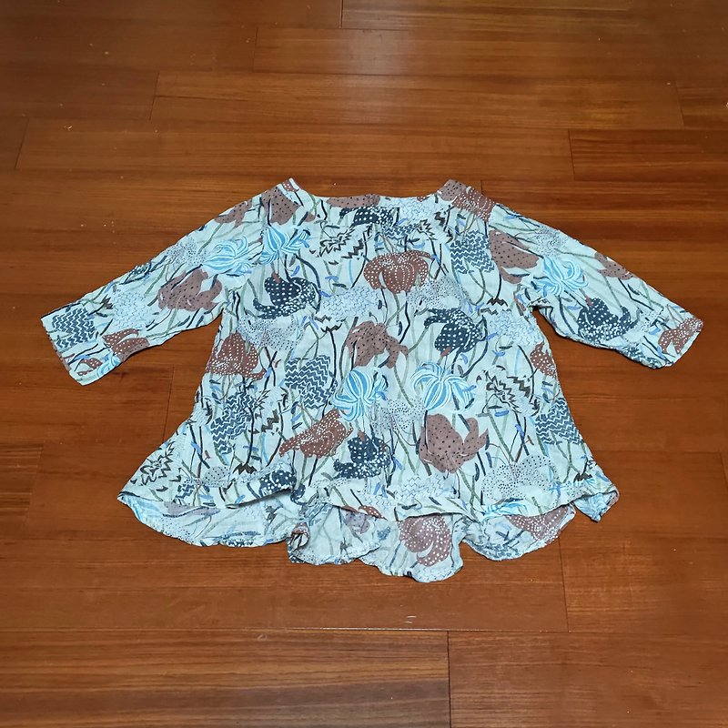 After a long season short sale Mavericks village flounced cotton Linen shirt sleeve fifth of beautiful flowers before [] - Women's Tops - Cotton & Hemp Gray