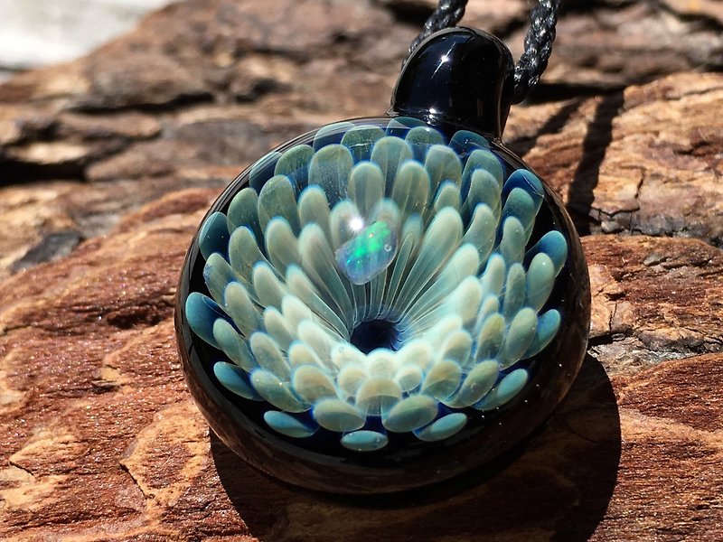 boroccus  Opal solid geometric pattern  Glass pendant. - สร้อยคอ - แก้ว สีเทา