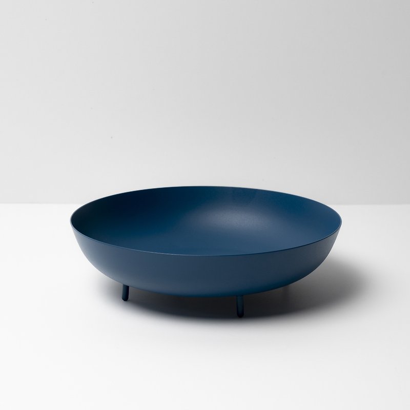 Pin Bowl Large Blue - ของวางตกแต่ง - โลหะ สีน้ำเงิน