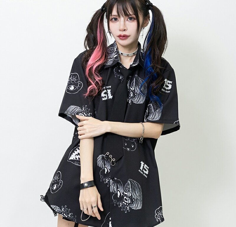 ICHGO聯名腦漿少女滿版印花短袖領帶襯衫ACDC RAG台灣代理JA0729 - 女襯衫 - 聚酯纖維 