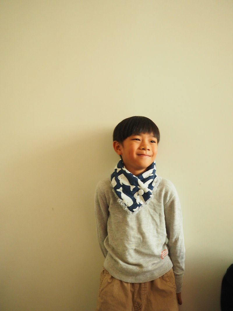 Handmade sewing neck warmer scarf for kid and adult - ผ้ากันเปื้อน - ผ้าฝ้าย/ผ้าลินิน สีน้ำเงิน