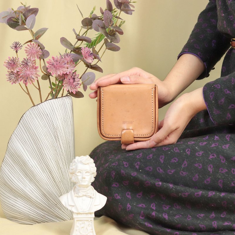 BREE Antique Bag 001 Light Khaki Coin Purse Short Clip Leather [Tsubasa.Y Vintage House] - กระเป๋าใส่เหรียญ - หนังแท้ สีกากี