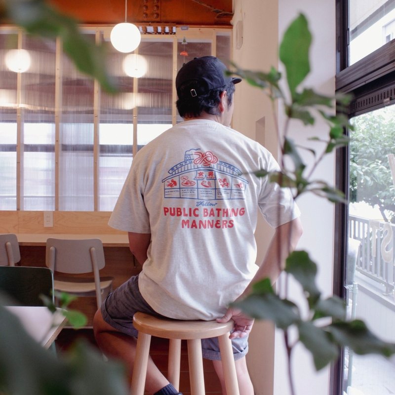 PUBLIC BATHING MANNERS T - 女 T 恤 - 棉．麻 黑色