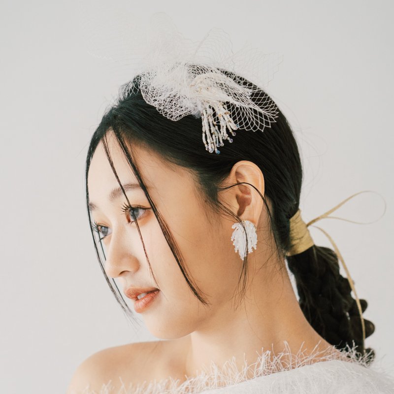 Travel light wedding dress series-AVIS-beaded tassel hair comb small headpiece - Hair Accessories - Other Man-Made Fibers White