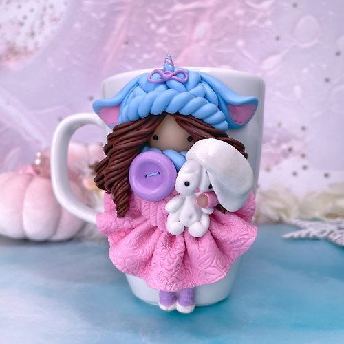 粘土魔法師 Mug - girl with a bunny. Gift to your beloved friend. Girl in pink.