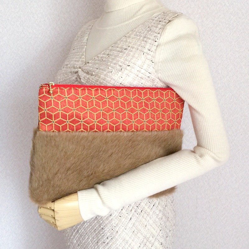 Clutch bag with fake fur and Japanese Traditional pattern - Clutch Bags - Other Materials Orange