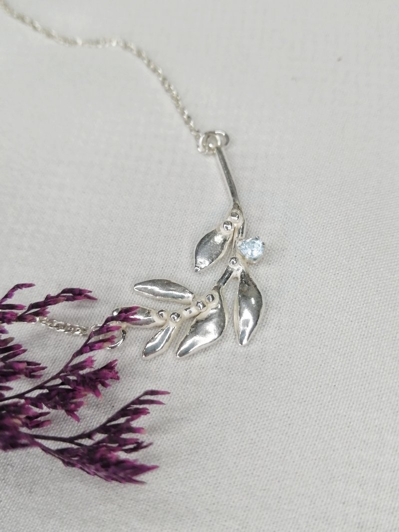 Topaz Stone leaf Silver necklace pendant three-dimensional shape 925 sterling silver handmade November birthstone - สร้อยคอ - เงินแท้ สีเงิน