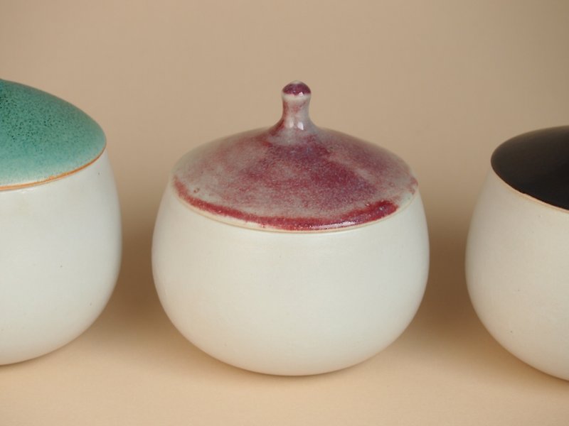 futamono / crimson (S) - Pottery & Ceramics - Other Materials Multicolor