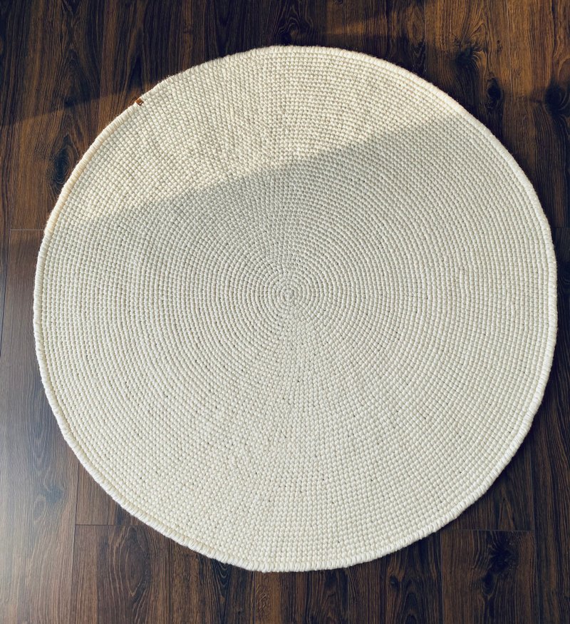 Round rug custom size Crochet handmade rug Floor Mat - พรมปูพื้น - เส้นใยสังเคราะห์ หลากหลายสี