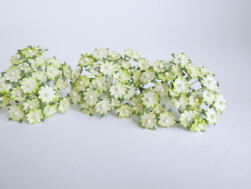 paper flower, 100 pcs. small daisy DIY paper, size 1.00 cm., green brush color - 其他 - 紙 綠色