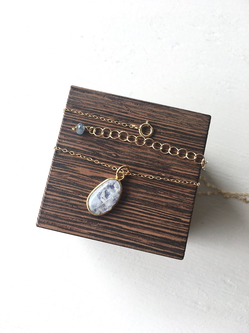 Moonstone bezel necklace 14kgf - 項鍊 - 石頭 白色