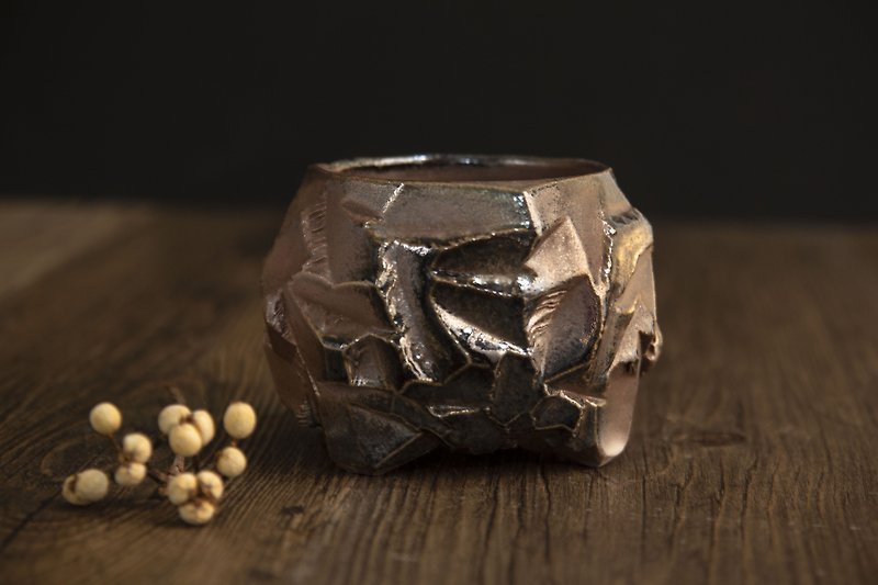 Handcarved rock pattern natural falling ash, wood-fired tea bowl∣handmade - Bowls - Pottery Gold