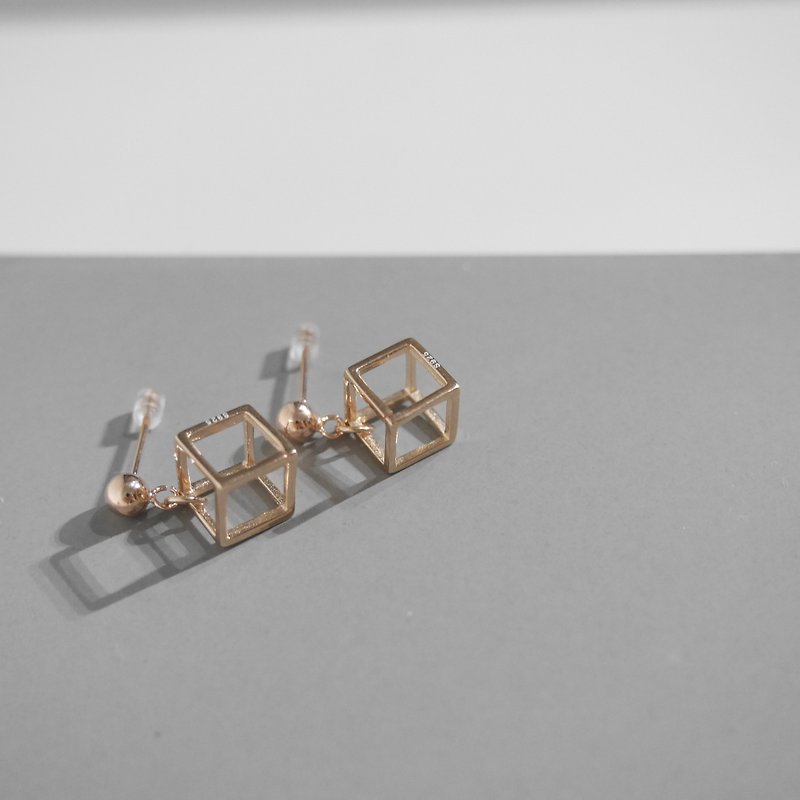 18K玫瑰包金 3D簡約立方體吊咀耳環 情人節紀念禮物 可轉耳夾 - 耳環/耳夾 - 其他金屬 粉紅色