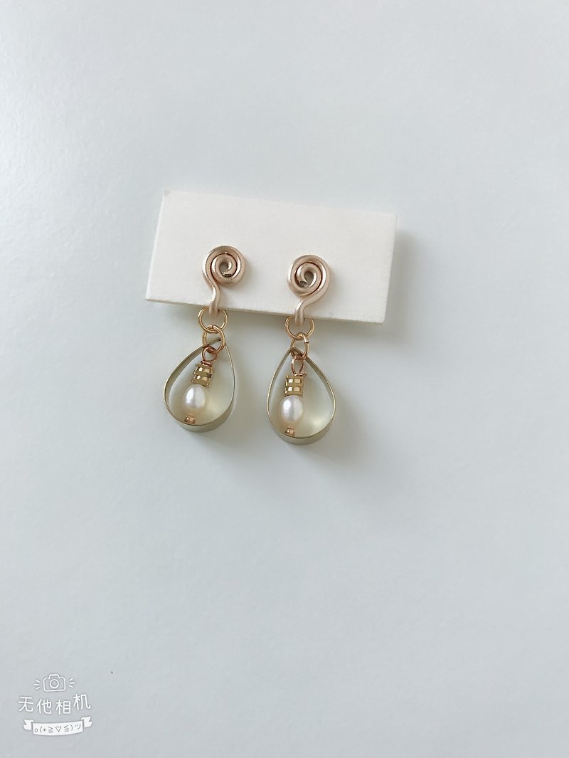 Painless aluminum wire ear clips - dancing son-in-law - Earrings & Clip-ons - Other Metals Gold