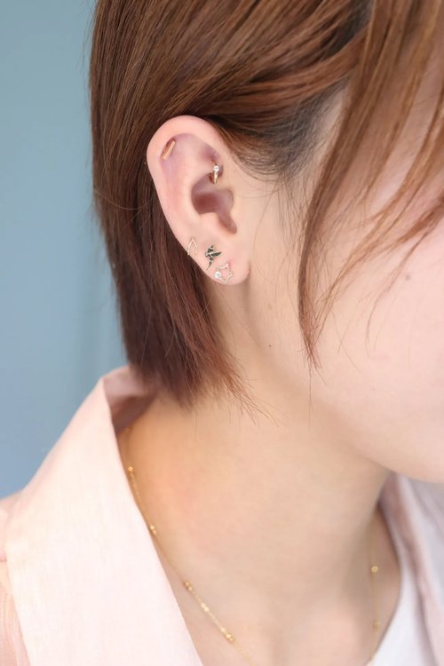 14K ラインスターダイヤモンドロックボールピアス (フロントロック